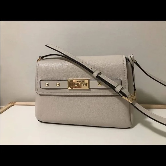 Michael Kors bag - Picture 1 of 9